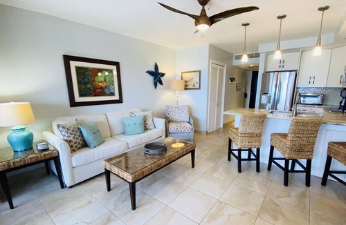 Red Hook Condo | 2 Bed/2 Bath, RENOVATED BEACHFRONT Villa, Building B