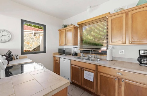 Estate Bethany Villa | 2 bedroom, 2.5 bath with pool access & ocean view