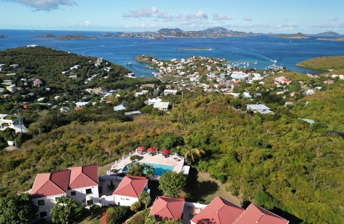 Estate Bethany Villa | 2 bedroom, 2.5 bath with pool access & ocean view