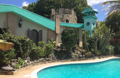 Estate Sprat Hall Villa | 2 bedroom apartment in mountain top villa with pool.