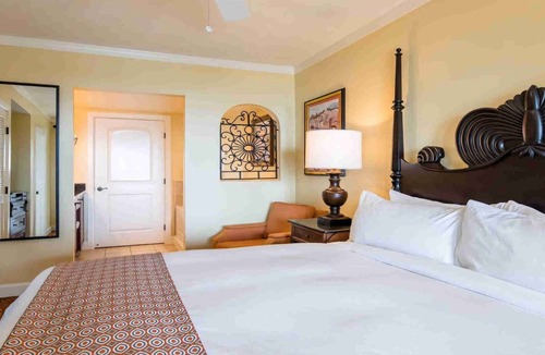 Estate Bakkero Resort | 2 Bedroom at Marriott's Frenchman's Cove