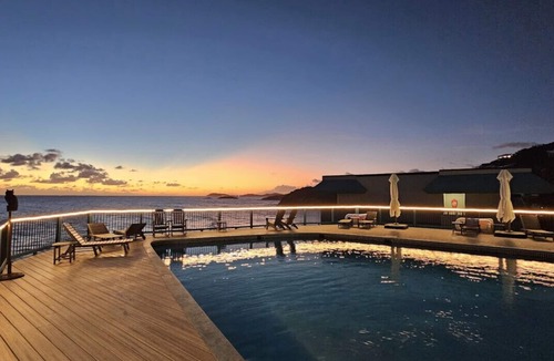Bolongo Bay Condo | 2BR condo -3 Pools, 2 restaurants and beach!