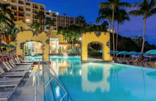 Estate Bakkero Condo | 3 BD/3 BA Beachfront Condo Marriott Frenchman's Cove St Thomas - SLEEPS 12!