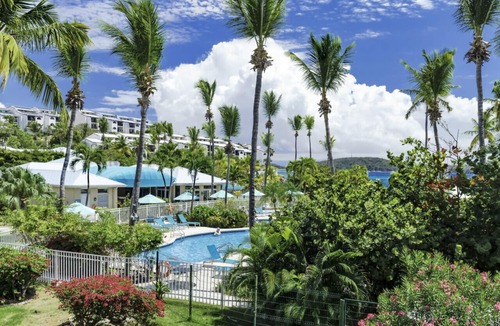 Nazareth Condo | 3BR budget-friendly Condo ON THE BEACH- 3 ensuite baths!