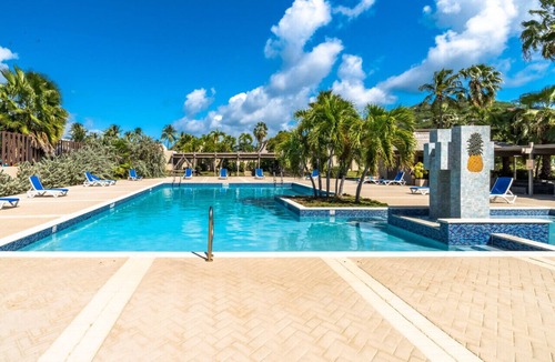 Frydendal Condo | 3BR condo w/Pool - walk to the beach in 5 mins!