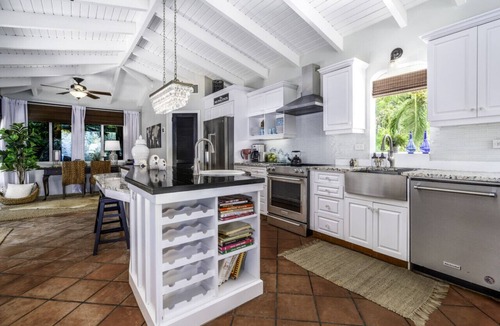 Estate Peterborg Villa | 4BR waterfront - 5 mins from World-famous Magen's Bay!