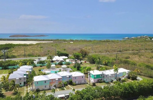 Estate Southgate Condo | 5 Minute walk to the beach!