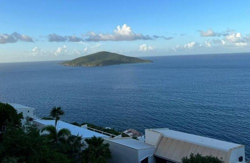 Estate Lovenlund Apartment | 53M FULL - CAR · NEW Remodel Full Ocean 2-Bdrm *Special* - CAR INCL