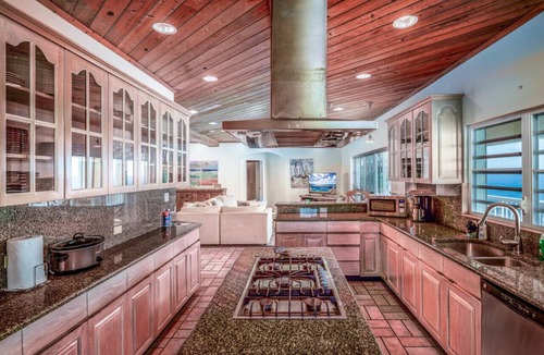 Nazareth Villa | 6br Oceanfront! AMAZING views, 5 beaches wi/in a mile!
