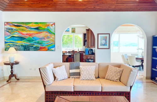 Nazareth House | 7 Suites | Red Hook + STJ Ferry | Oceanfront