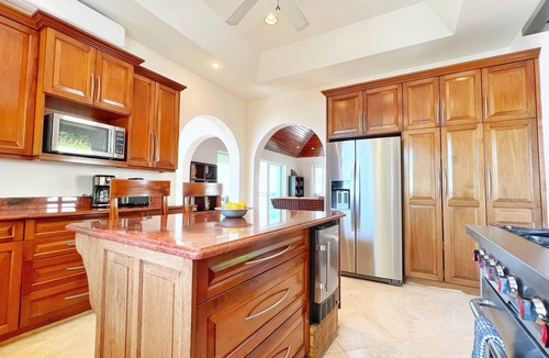 Nazareth House | 7 Suites | Red Hook + STJ Ferry | Oceanfront