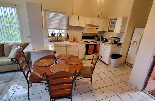 Rosendal Apartment | A room with a view! Cozy 1-bedroom apartment with AC and WiFi