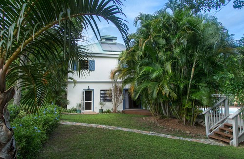 Upper Carolina House | Affordable Getaway for Couples or small families with Pool, WIFI and AC