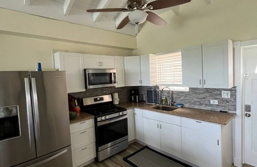Estate Kings Quarter Apartment | Affordable Solar powered 2-Bedroom Haven with Washer/Dryer, near Red Hook!