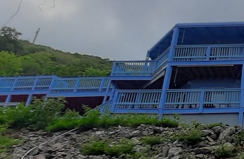 Estate Freemans Ground Cottage | "Almost beachfront " Snorkeling & Kayaks across the street. 2 Bed 2 Bath Cottage