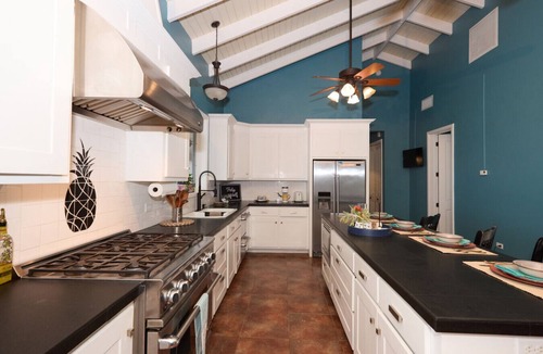 Sion Farm Apartment | Almost Heaven: Elegant 5 Bed Villa