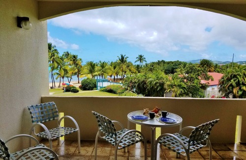 Estate Golden Rock Villa | Amazing Condo On the Beach: Pool, Hot Tub + FREE WiFi