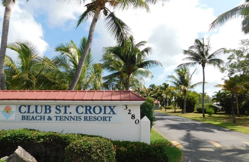 Estate Golden Rock Villa | Amazing Condo On the Beach: Pool, Hot Tub + FREE WiFi