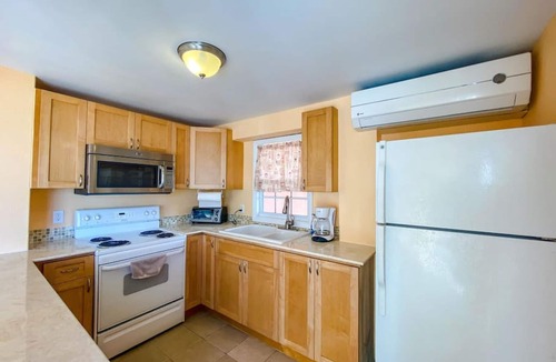 Estate Elizabeth Villa | Amazing harbor views & central, gated location! 5 en-suite baths!