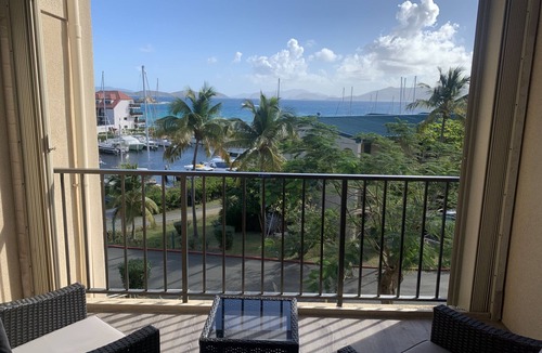 Red Hook Condo | Amazing new/modern condo-Walk to beach, Marina and pools. Red Hook/bars near by!
