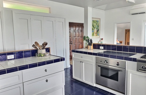 Hart Bay Villa | Amazing Ocean Views and close to town