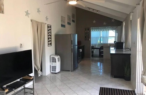 Estate Western Water Island House | Amazing View, 3 Bed Renovated, AC, Generator
