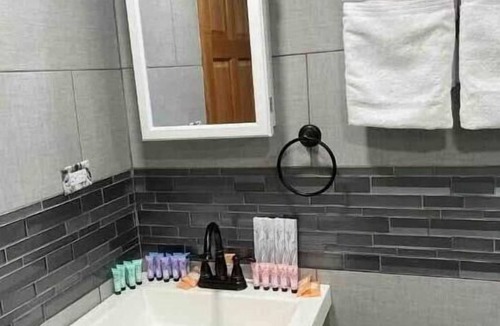 Altona House | Amethyst Oasis