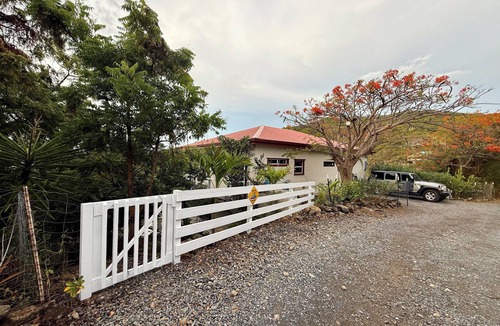 Estate Saint Quaco and Zimmerman Villa | August-October dates available! 5 min from Salt Pond! Beautiful 5 star Villa!