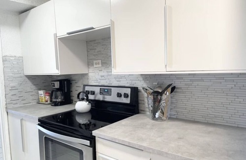 Nazareth Condo | Bay View, Amazing Views with Pool, Hot Tub, Restaurant, Beach, Washer/Dryer & WiFi.