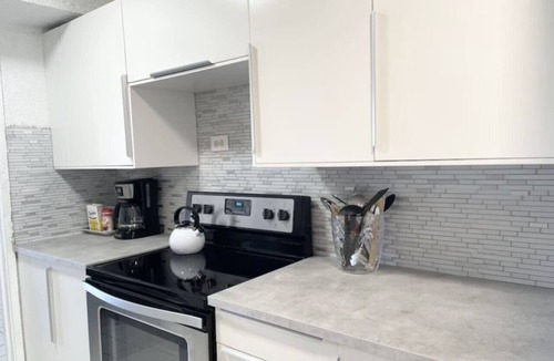 Nazareth Condo | `Bay View` Near Pool, Hot Tub, Beach & Restaurant