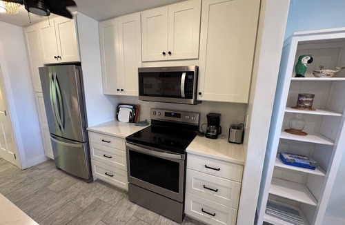 Nazareth Condo | Bayside Retreat - Walk to Cowpet Beach, Pool w/Grotto, Oceanview!