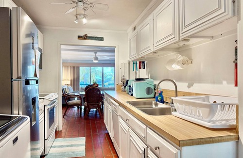 Nazareth Condo | Beachfront 2brms, Pool, Ocean Views, Restaurants