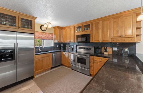 Nazareth Condo | Beachfront 3br condo with pool & gym!