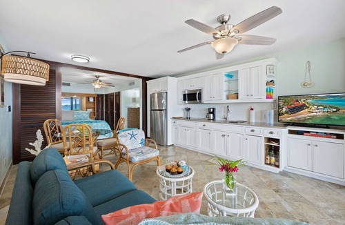 Red Hook Condo | Beachfront Breezy Views at Sapphire Beach Resort