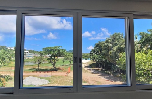 Red Hook Condo | Beachfront Condo just steps from Sapphire Beach