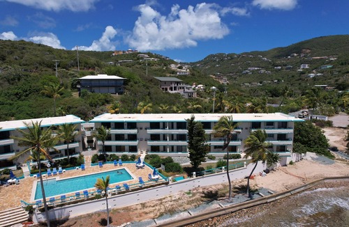 Bolongo Bay Apartment | Beachfront Condominium + bar/restaurant on-site: LeBlu