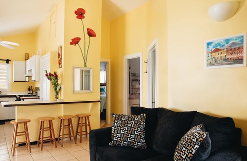 Estate William House | Beachfront Home with Large Deck. Walk to Restaurants. Near Downtown.