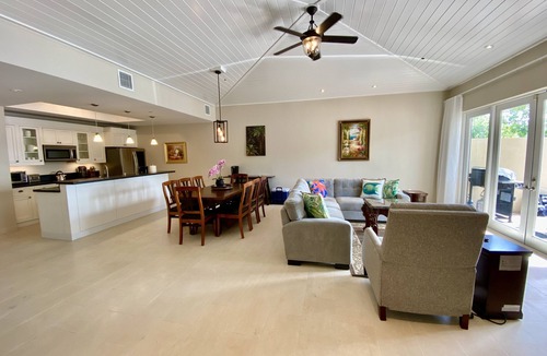 Estate Chocolate Hole and Great Cruz Bay Villa | Beachfront-Jacuzzi,Kayaks, SUPs, Snorkel Gr, No Stairs, Near Town -GENERATOR