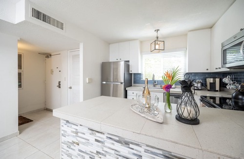 Nazareth Condo | Beachfront, Ocean Views, 2 bed, Poolside, Gym