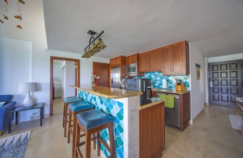 Estate Golden Rock Apartment | Beachfront Penthouse: 3BD/3BA