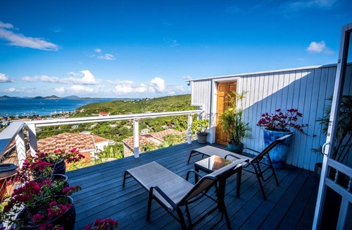 Estate Enighed Apartment | Beautiful Honeymoon Suite at Sunset Serenade
