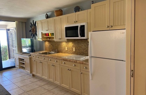 Red Hook Condo | Beautiful Oceanfront Condo