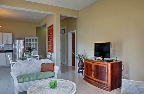 Caret Bay Apartment | Beautiful Private 2 Bedroom Apartment
