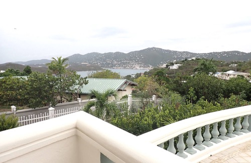 Bellevue Villa | Beautiful Views of Southside with Pool
