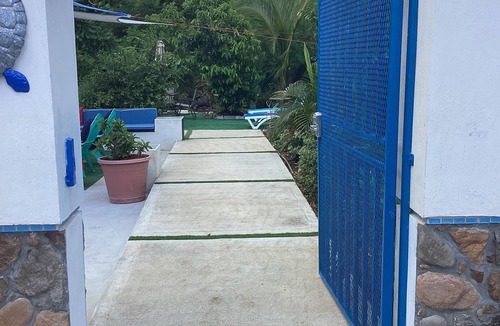 Estate Contant Apartment | BELLA TORTUGA - A Garden studio in charming St. Thomas with AC,Wi-Fi,Courtyard