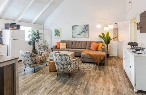 Estate East Street Apartment | Blackbeard's Rendezvous - Downtown Danish Villa