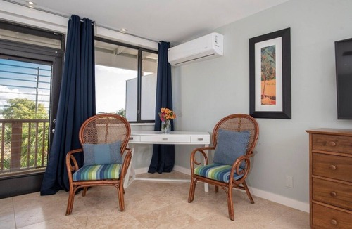 Red Hook Apartment | Blue Horizon, Two - Walk to Sapphire Beach