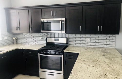 Estate Saint George Apartment | Blue House West at the Botanical Gardens