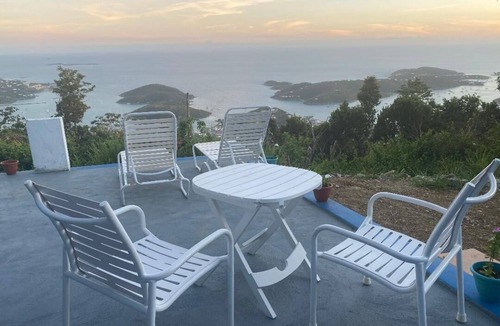 Estate Solberg Apartment | Bluewater Cottage with amazing Ocean views. Cozy and romantic. Work & play here.