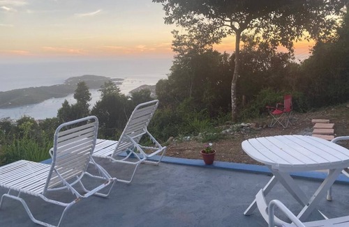 Estate Solberg Apartment | Bluewater Cottage with amazing Ocean views. Cozy and romantic. Work & play here.